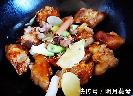 入味|炖猪蹄时，不可直接放盐，多加一点“它”，猪蹄软烂入味不油腻！