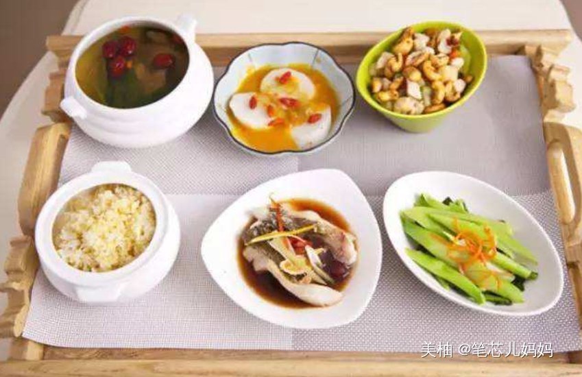 小雨|孕妈深夜生二胎,产房外女儿独自一人等待,孩子的话让护士哽咽