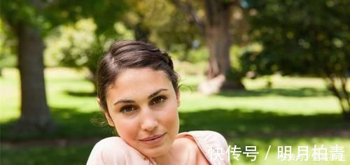 睡眠质量|女性多少岁绝经最好?四种迹象,若在45岁后出现,祝贺卵巢很年轻