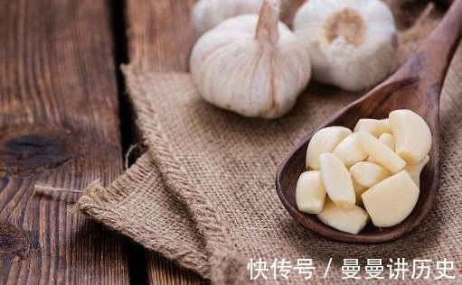 血糖|它是天然“胰岛素”,糖尿病克星,泡水喝3天,血糖乖乖降!