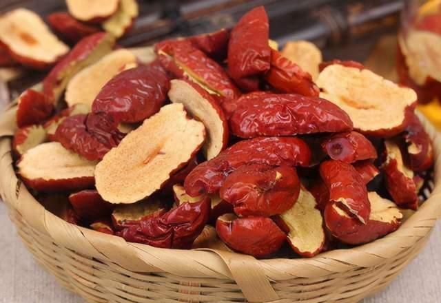 爽口|苹果生吃太凉了,用这个方法煮一锅,香甜爽口又滋补,冷天可多吃