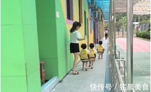 家长们|辣妈“六亲不认”式送三胞胎上学,像极了传说中的“赶鸭子上架”