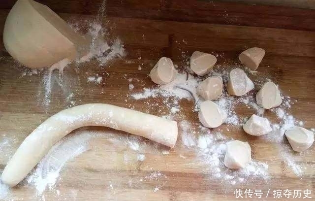 水饺这样包,简直与众不同,好吃到爆,一上桌就被抢光了!