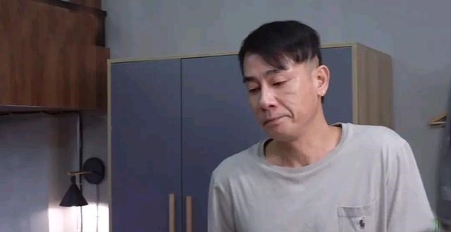 GAI和陳小春節(jié)目中鬧不和陳小春冷臉說抱歉，GAI遭網(wǎng)友質(zhì)問