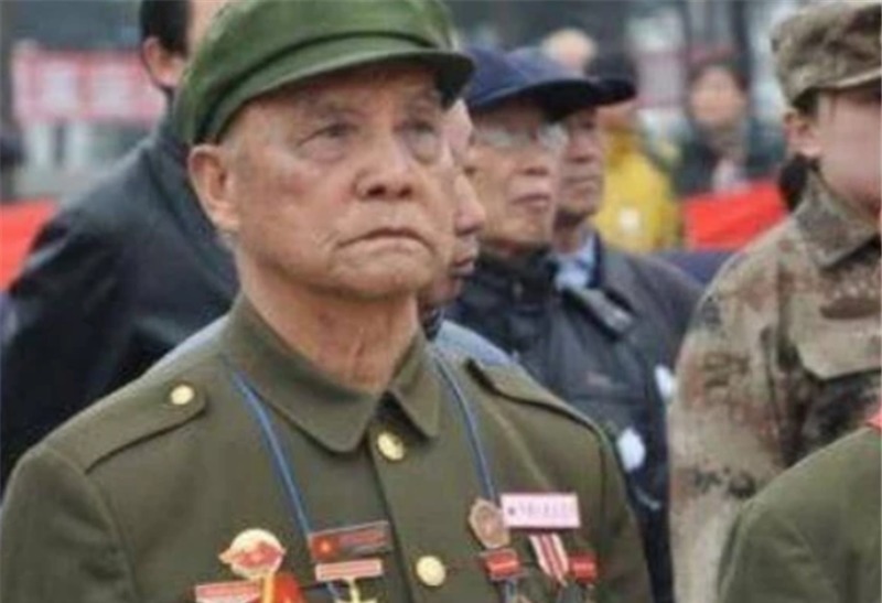 一等功臣隐姓埋名44年,孙子参军被拒