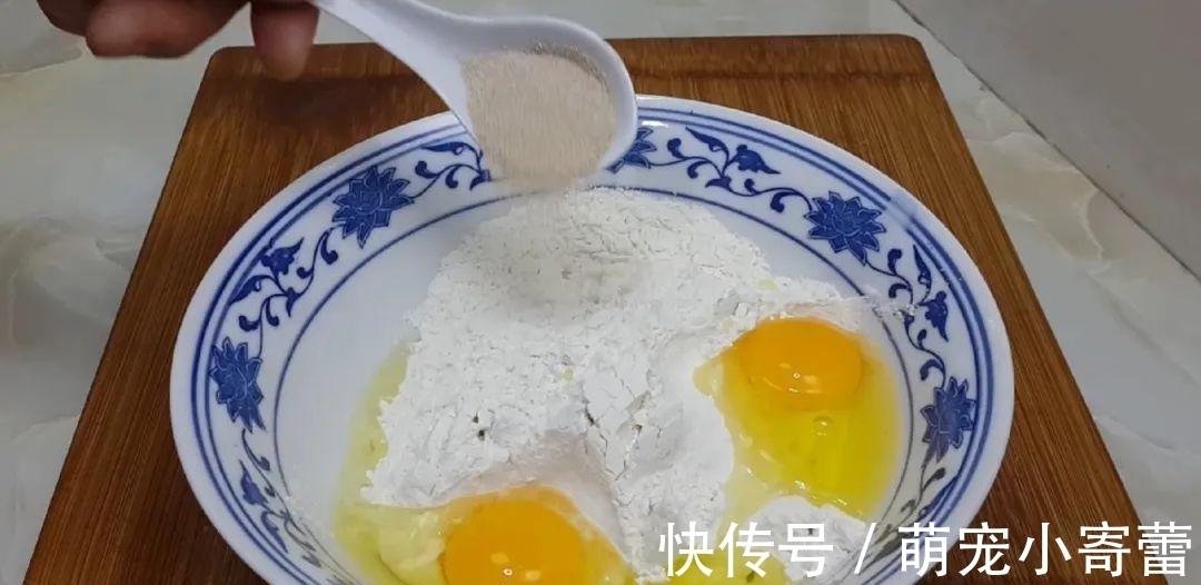 面团|面粉这做法才简单,加2个鸡蛋,个个松软香甜,孩子天天嚷着吃