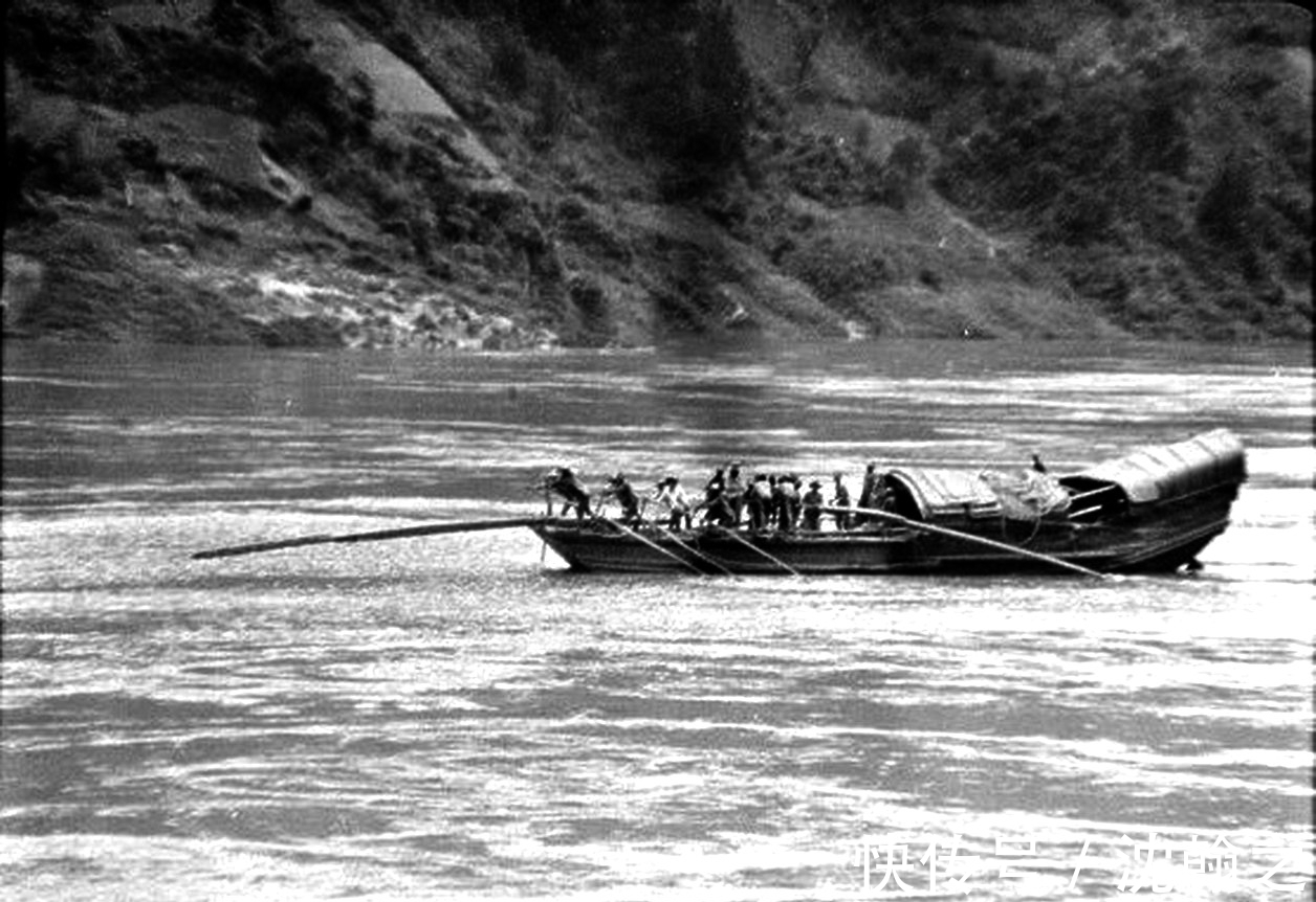 白居易$李商隐：仕途困厄苦忧伴，三峡歌吟古今传