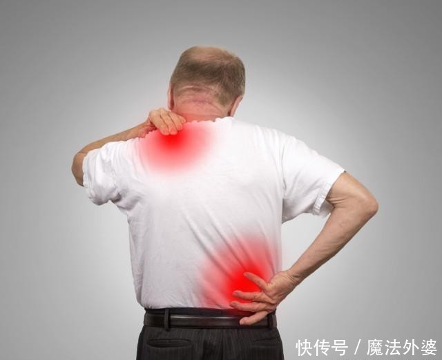 关节|骨质疏松要重视,别等这6个部位疼痛时才想起来,中老年人得当心