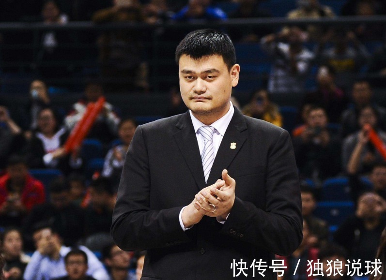 广东男篮|姚明又帮广东男篮了!杨鸣比韩德军还冤枉,辽篮更衣室起内讧
