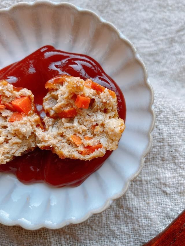 炸丸子有人放面粉,有人放淀粉,都不对,掌握3点,丸子外酥里软