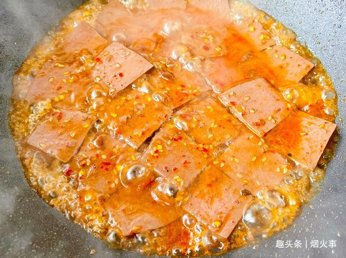 鸭血别只涮火锅两分钟教你韭菜烧鸭血,3块钱炒一盘,美味又下饭