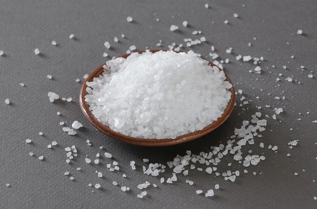 食盐|家庭用盐怎么选？无碘盐、低钠盐、玫瑰盐、加钙盐 很多人没选对！