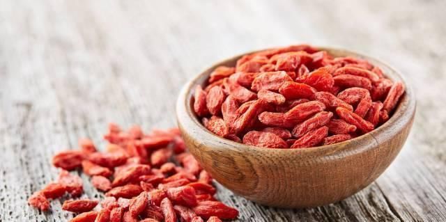 睡眠质量|枸杞泡水方法不对,喝再多也没用,这才是正确方法,早知道早受益