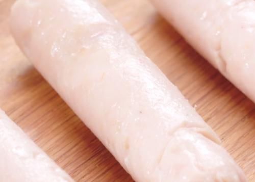 孩子爱吃的手工虾肉肠，烹饪简单，肉嫩味美，吃一次念念不忘