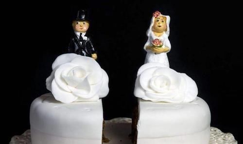 假如请你喝王俊凯家奶茶，需吃下4款蛋糕做交换，粉丝难为我了