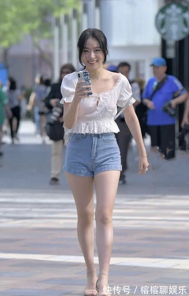 穿搭 瞧不起“短裤T恤”说明你不会穿,这样穿离“麻杆腿”不远了!
