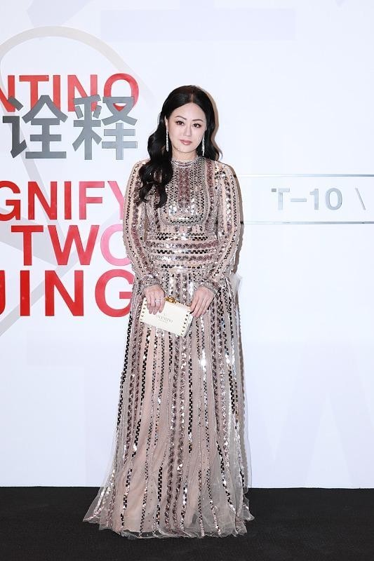 礼服|章小蕙就算是胖了, 还是那个“人间尤物”, 穿上礼服裙更有女人味