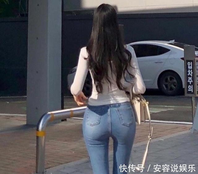 穿搭|牛仔裤与打底衫的美搭,总能展现女孩的青春活力