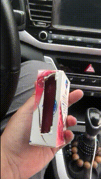 |搞笑GIF:大哥你这样拿蛋糕回去会不会被打