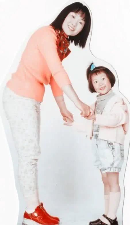 小孩|巷子长大了的儿童文学作家不做阻拦小孩飞奔的心理扭曲妈妈,把闺女成才写到童话故事