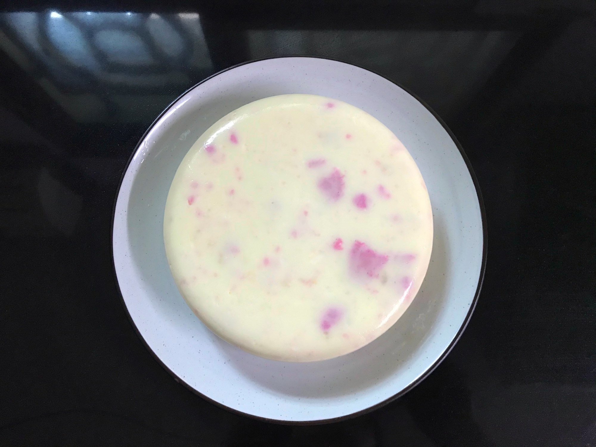 牛奶新吃法，倒锅里筷子搅一搅，冰凉Q弹，比淇淋简单还好吃