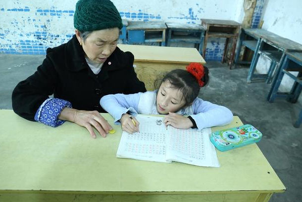 语文|一年级小学语文作业，难倒家长，这种题孩子怎么做？