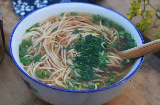 早餐|教大家一个味道鲜美的早餐面，只需5分钟，好吃到停不下来