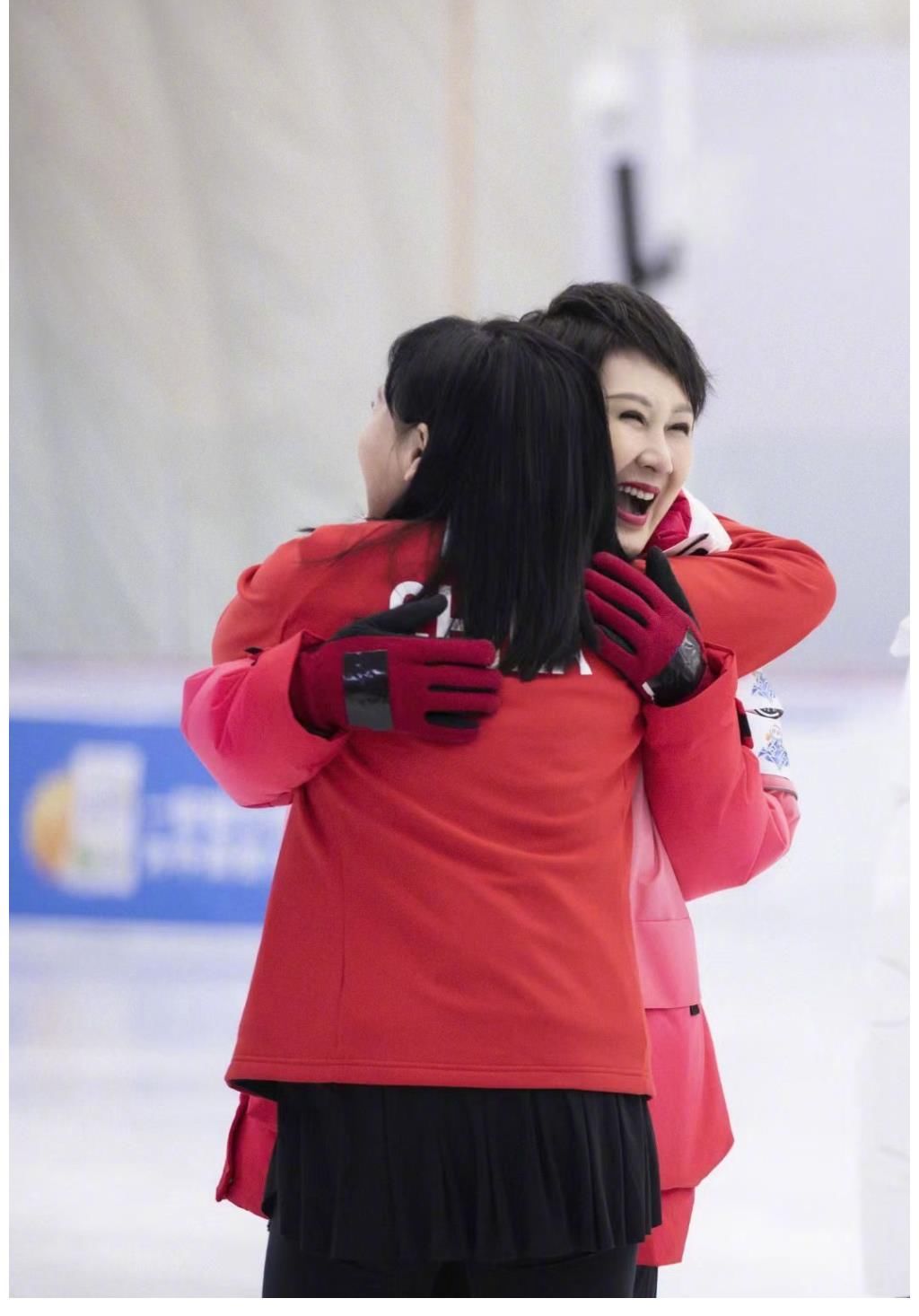 深藏不露！世界冠军叶乔波一声“队长”唤起凯丽曾经的运动员回忆