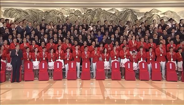 接见|运动员受接见!谁注意苏炳添站位,全红婵也一样,朱婷衬托成亮点
