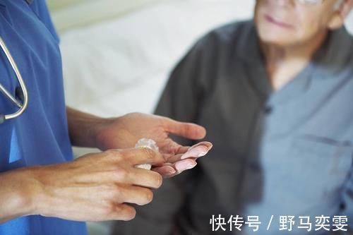 药物|医生一再嘱咐不要乱用药，尤其是这5种，很容易会诱发尿毒症！