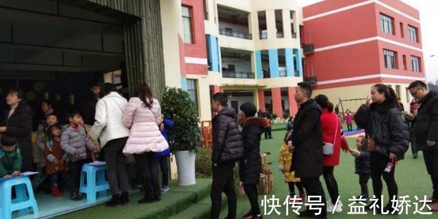 孩子|宝爸首次接娃走红,老师满脸戒备,爸爸急出汗:我真是他爹