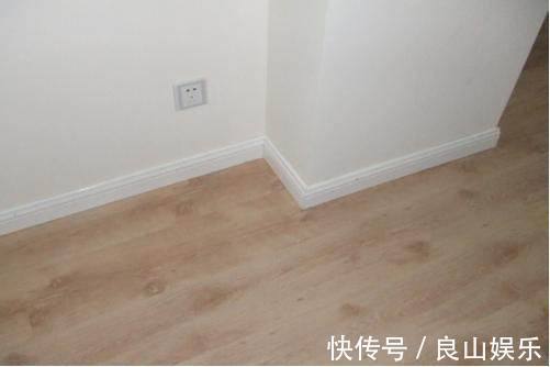 木条|踢脚线已经慢慢被淘汰了,聪明人都是装这种,好看又省钱
