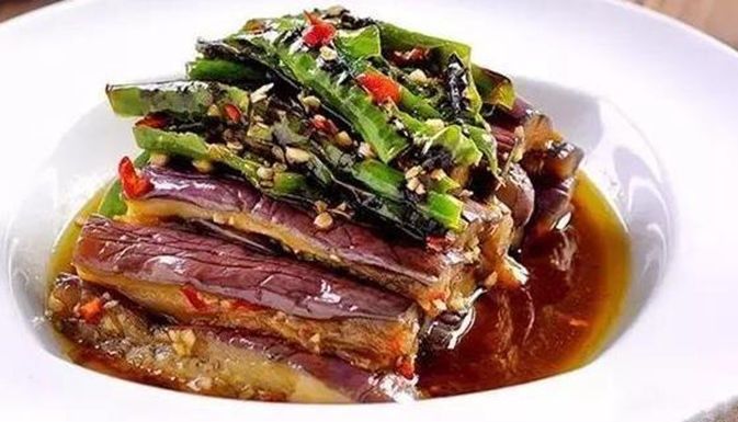 姜米|美食推荐：泡椒肥肠，烧椒茄子，秋葵炒鸡蛋，素炒茶豆的做法