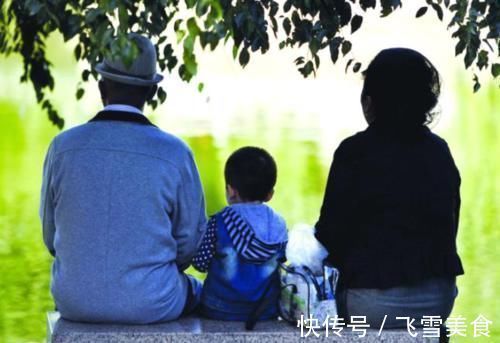 安全意识|老人常见的带娃行为,出于疼爱却很“坑娃”,往往好心办坏事