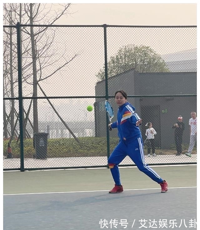 国羽|效仿林丹?国羽又一奥运冠军或让后代打网球,网友期待她接班李娜