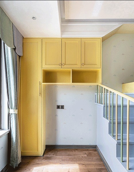 收纳|给孩子打了一张床,挂在空中,踩楼梯上去,邻居:在哪定制的?