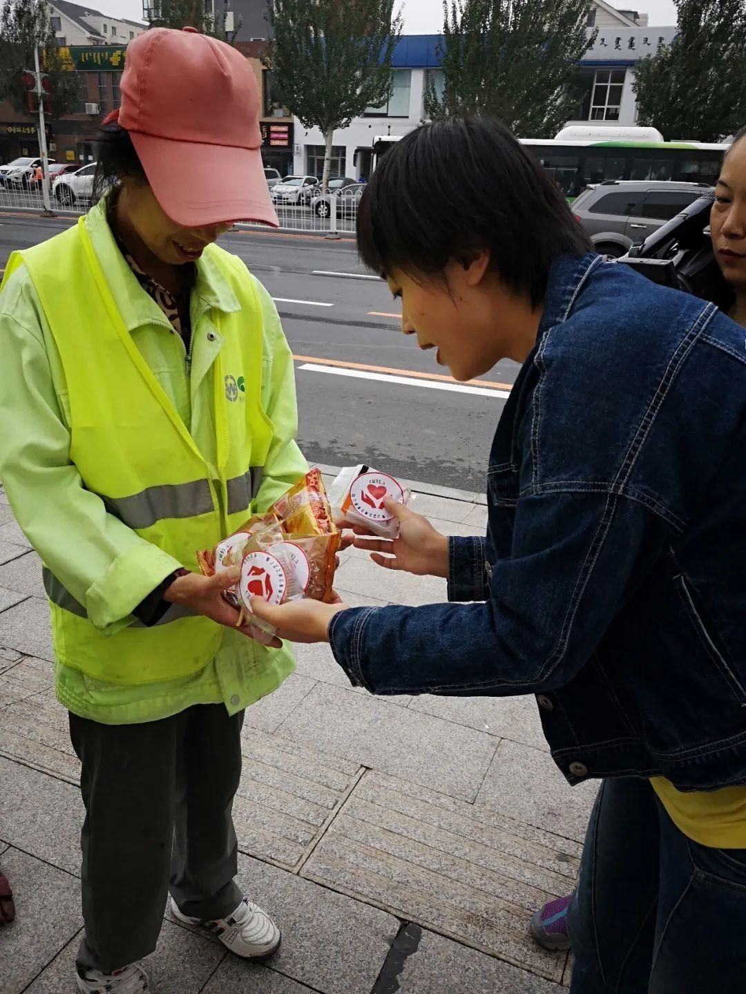 爱心|好记者讲好故事：跨越了半个世纪的爱心接力