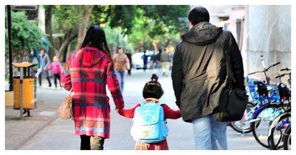 放学|“妈妈记得放学第一个来接我”,孩子这样说时,你应该怎么回答