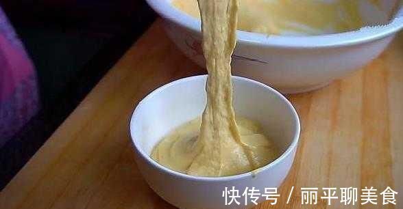 小孩儿|玉米面最好吃的做法，不加一滴水，香甜可口，大人小孩儿抢着吃