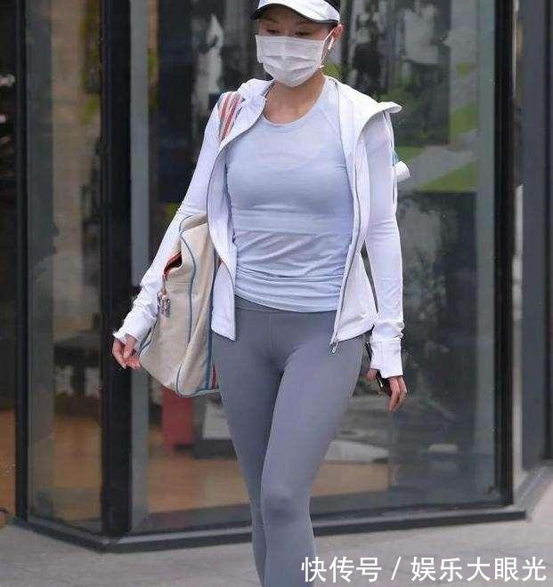 搭配 耐人寻味的瑜伽裤搭配出全新感觉，有型有款的身姿，浪漫优雅！