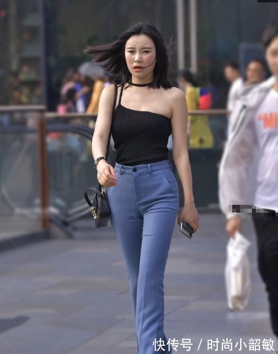 休闲裤 休闲裤穿出瑜伽裤的效果,大姐身材好就是任性