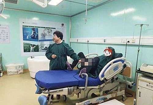 产妇|妊妇无麻醉直接剖宫产,医护人员含泪接生!女人才懂为母则刚