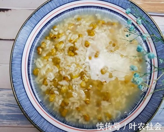 绿豆粥|熬粥，冷水还是热水下锅10人里8人做错，难怪粥不稠还不香