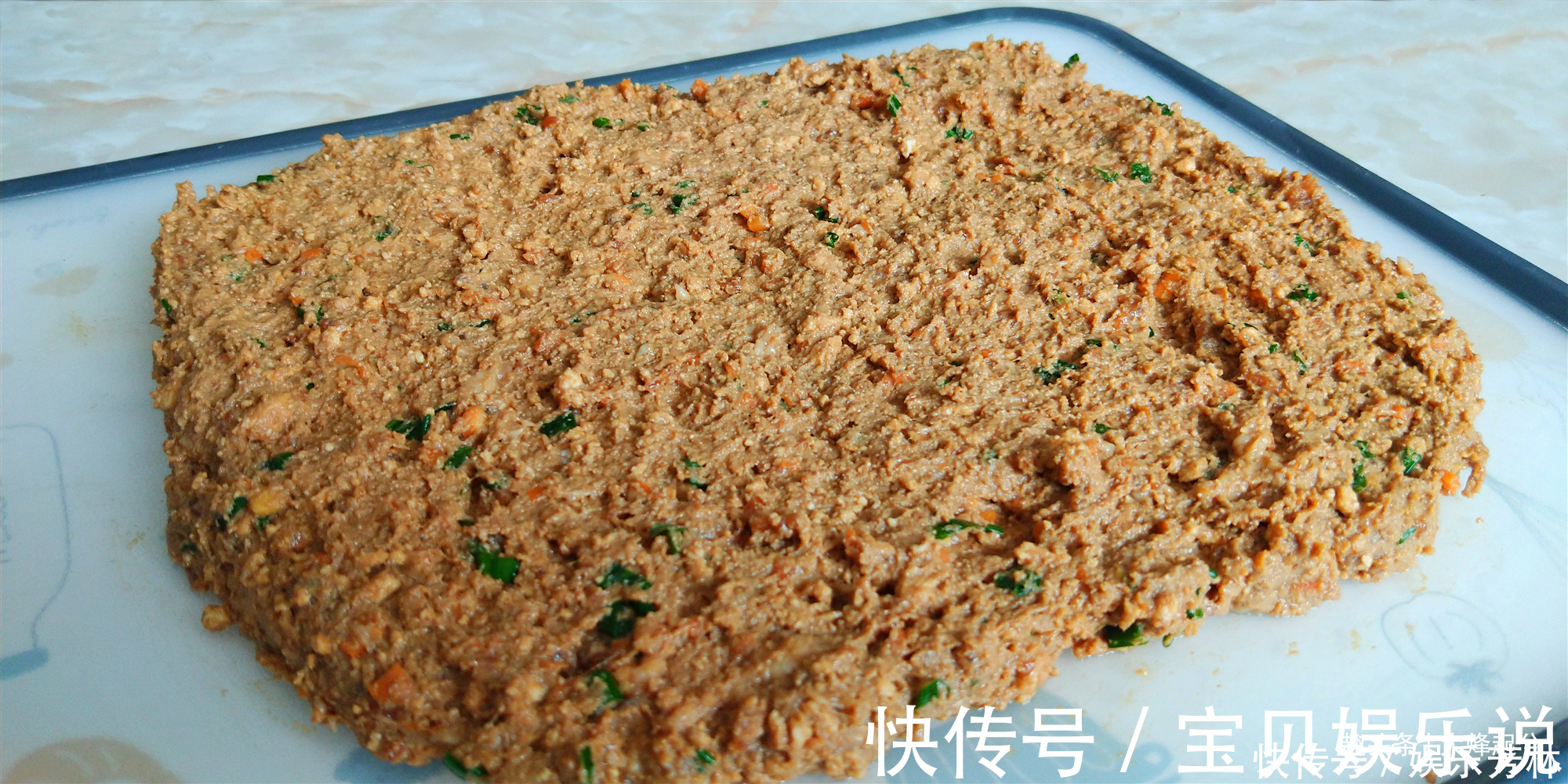 炸丸子有人放淀粉,有人放面粉,其实都不对,按照这个做法特别香