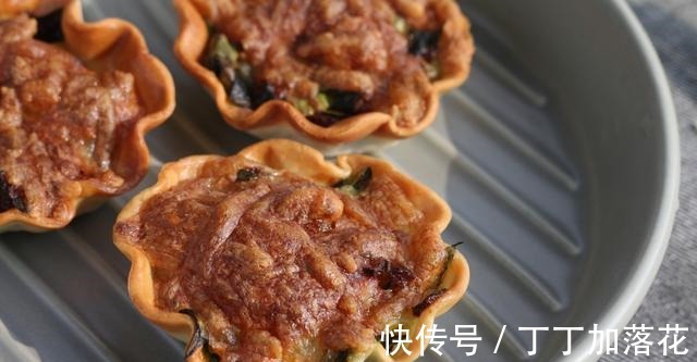 随手做个小吃，金黄酥脆香喷喷，不蒸不煮太简单，10分钟出一锅！