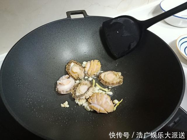 鲍鱼|老两口的极简晚餐,3个菜个个鲜美,好吃不贵无油烟,省事儿