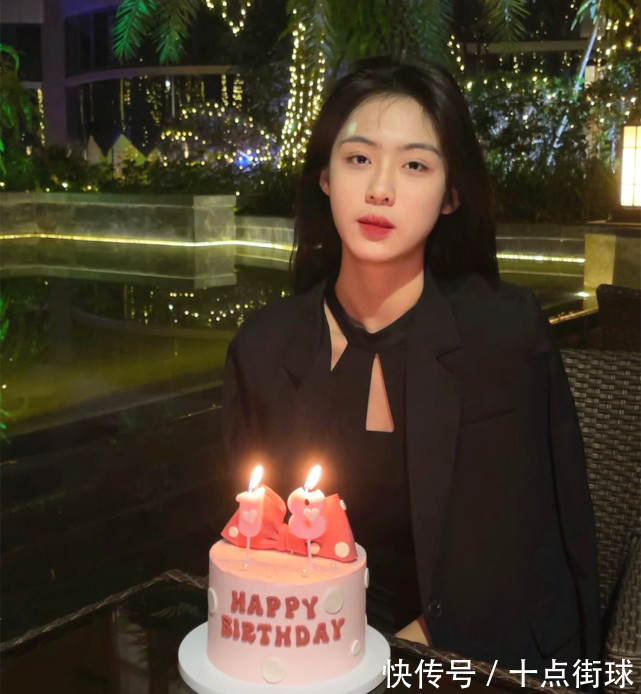 女篮|内蒙古女篮夺冠,球队18岁颜值担当爆红网络,身高1米9超美大长腿