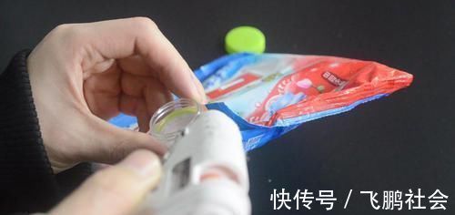 塑料瓶|洗衣粉上套个塑料瓶,这个用途太厉害了,要是早点知道就好了