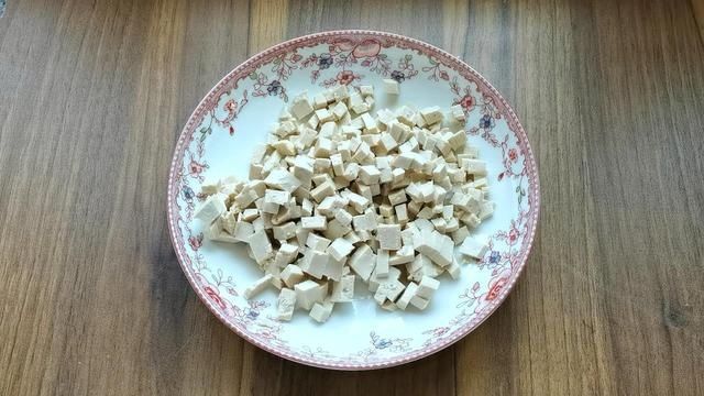 老少|虾仁豆腐蒸鸡蛋，再配上西红柿酱，好吃又营养，老少都爱的下饭菜