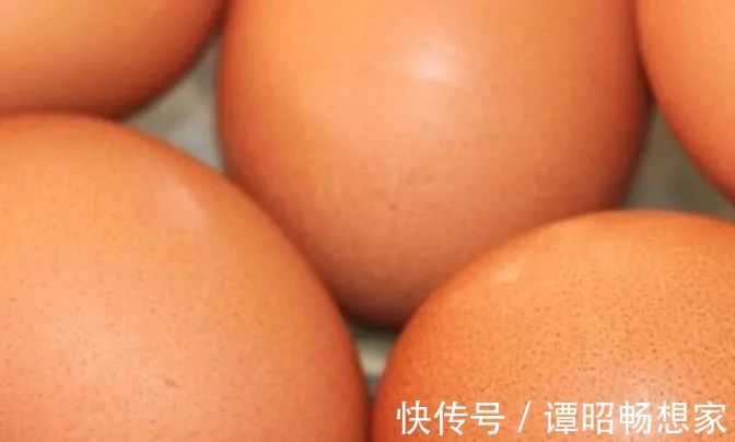 维生素b|每天坚持吃一个煮鸡蛋,长寿不会远离你,但牢记“2大问题”!